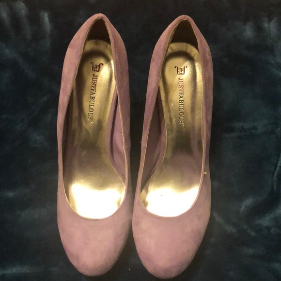 Lilac pumps for any party! - Picture 2 of 4